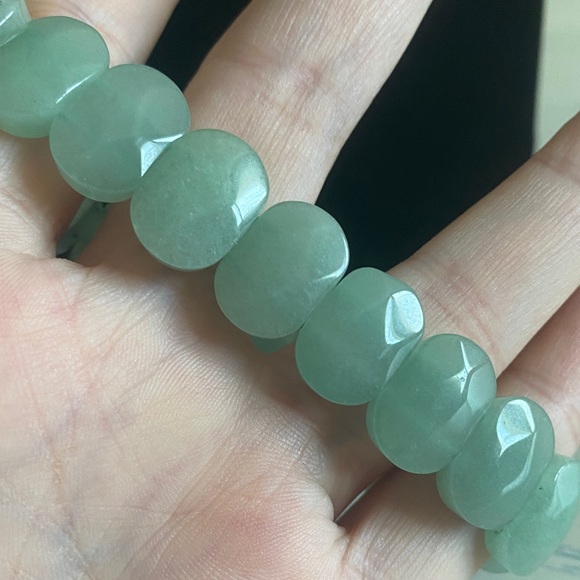 Australian Jade Stretchy Stone Bracelet - Picture 3 of 5